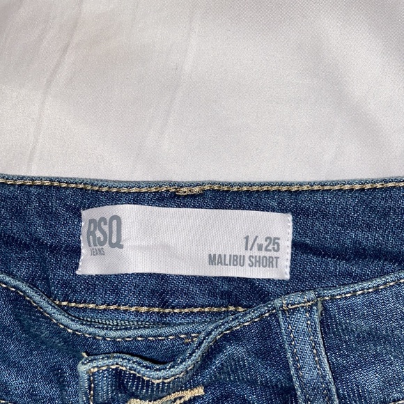 Shorts - Picture 3 of 3